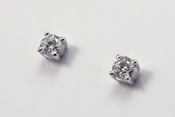 Light point earrings with brilliant cut diamonds ct. 0.50:XNUMX