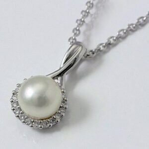 Girocollo con perla coltivata 6.5 -7 mm e diamanti ct. 0.10
