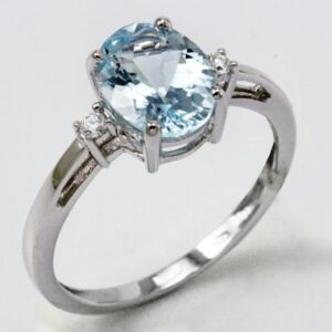 Ring with aquamarine ct. 1.65 and diamonds ct. 0.04:XNUMX