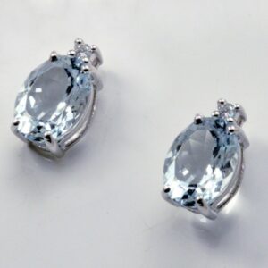 EARRINGS WITH AQUAMARINE CT. 2.20 AND DIAMONDS CT. 0.04:XNUMX