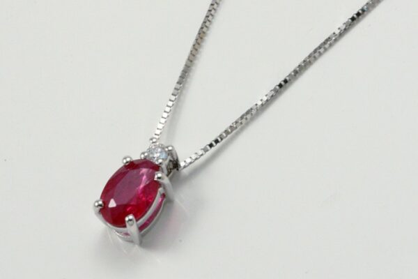 Choker with ruby ​​ct. 0.50 and diamonds ct. 0.02:XNUMX