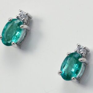 Orecchini con smeraldi ct. 0.80 e diamanti ct. 0.04