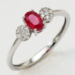 Ruby ring ct. 0.50 and diamonds ct. 0.10:XNUMX