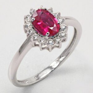 Ruby ring ct. 1.07 and diamonds ct. 0.26:XNUMX