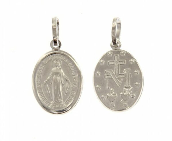 Miraculous Madonna in white gold weight 1.30 g