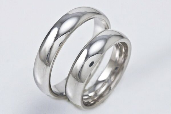 Comfortable wedding rings Unoaerre 4 7 mm white gold