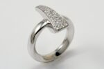 WHITE GOLD RING WITH CT DIAMONDS. 0.44:XNUMX