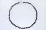 Necklace of Japanese akoya gray pearls of 7.5 8 mm and white gold