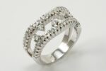 WHITE GOLD RING WITH CT DIAMONDS. 0.83:XNUMX