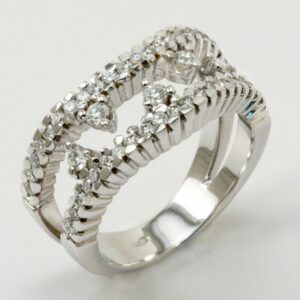 WHITE GOLD RING WITH CT DIAMONDS. 0.83:XNUMX