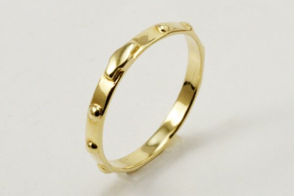 WEDDING RING WITH ROSARY IN YELLOW GOLD