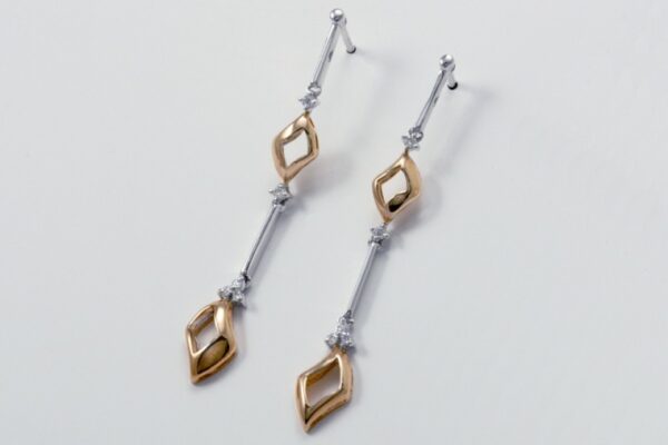 White and pink gold earrings with brilliant cut diamonds ct. 0.16:XNUMX