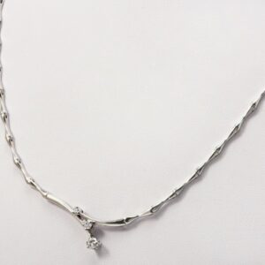 Girocollo in oro bianco con diamanti ct. 0.30