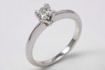 ANELLO SOLITARIO CON DIAMANTE TAGLIO PRINCESS CT. 0.52 CERTIFICATO GIA