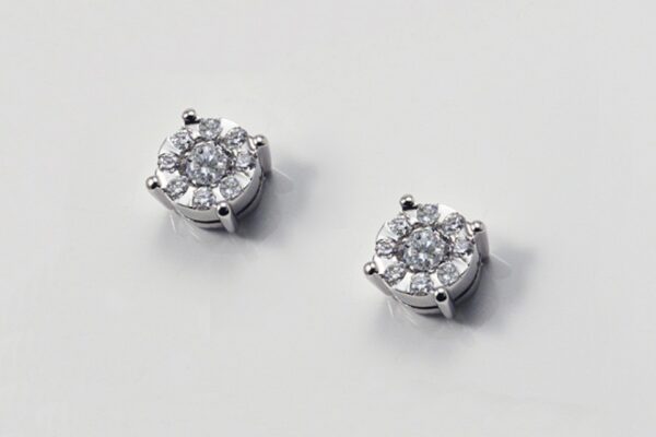 LIGHT POINT EARRINGS WITH BRILLIANT CUT DIAMONDS CT. 0.47:XNUMX