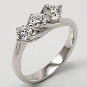 Anello Trilogy con diamanti taglio brillante ct. 0.90
