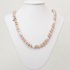 Collana di perle coltivate multicolor di 8 mm e oro bianco