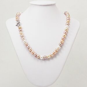 Multicolor cultured pearl necklace of 8 mm and white gold