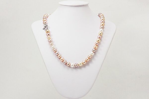 Collana di perle coltivate multicolor di 8 mm e oro bianco