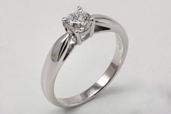 Solitaire ring with brilliant cut diamond ct. 0.50 GIA certified