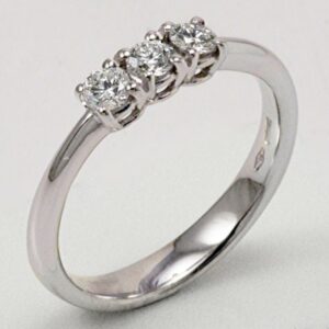 ANELLO TRILOGY CON DIAMANTI TAGLIO BRILLANTE CT. 0.33