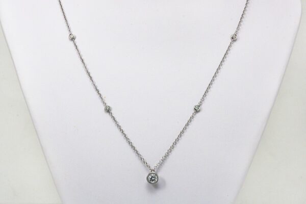 GIROCOLLO PUNTO LUCE CON DIAMANTE CT. 0.31 CERTIFICATO GIA