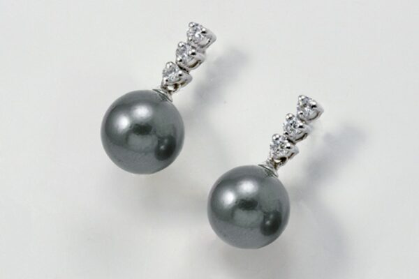Orecchini perle nere Tahiti 11 mm e diamanti ct. 0.32