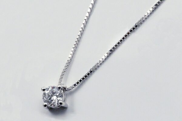 GIROCOLLO PUNTO LUCE CON DIAMANTE CT. 0.40