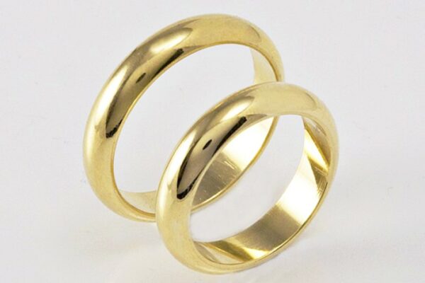 Classic wedding rings 4 5 grams