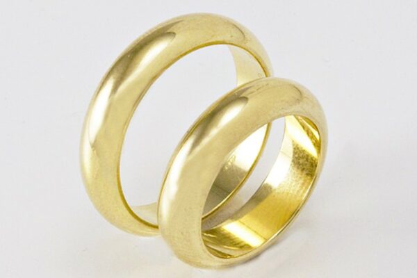 Classic wedding rings 8 grams