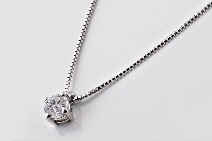 GIROCOLLO PUNTO LUCE CON DIAMANTE TAGLIO BRILLANTE CT. 0.30 CERTIFICATO GIA Biffi Gioielli