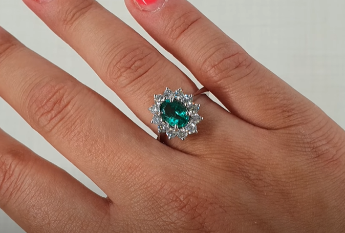 ANELLO CON SMERALDO CT. 1.20 E DIAMANTI NATURALI CT. 0.90 CERTIFICATO AIG Biffi Gioielli
