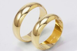 wedding rings yellow gold