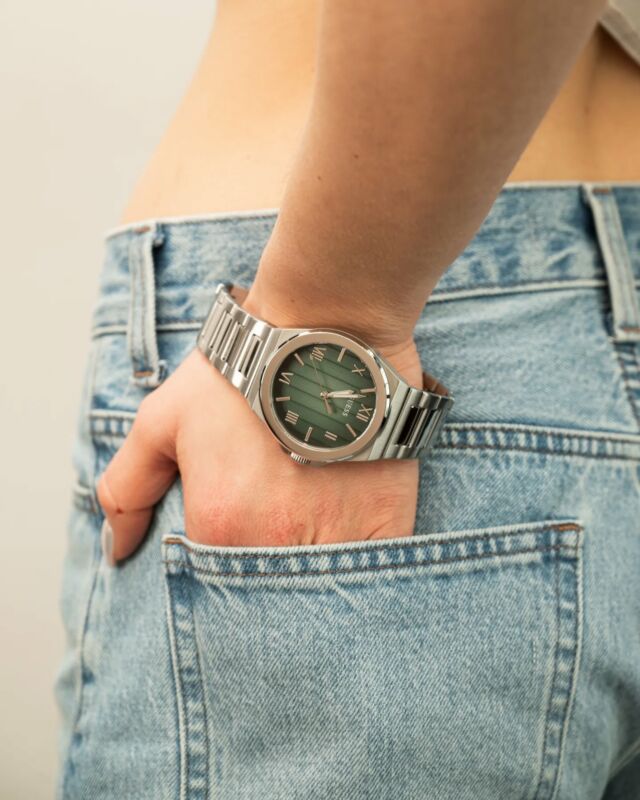 Orologi Guess, fai il pieno di stile con gli accessori più di tendenza! ⌚
@guess

✅️ Spedizioni gratuite e assicurate in tutto il mondo
✅️ Ricevi in 24h in Italia e 48h all'estero
✅️ Confezione regalo in omaggio

#guess #guesswatch #watch #style #biffigioielli #biffimilano #latuagioielleriadifiducia