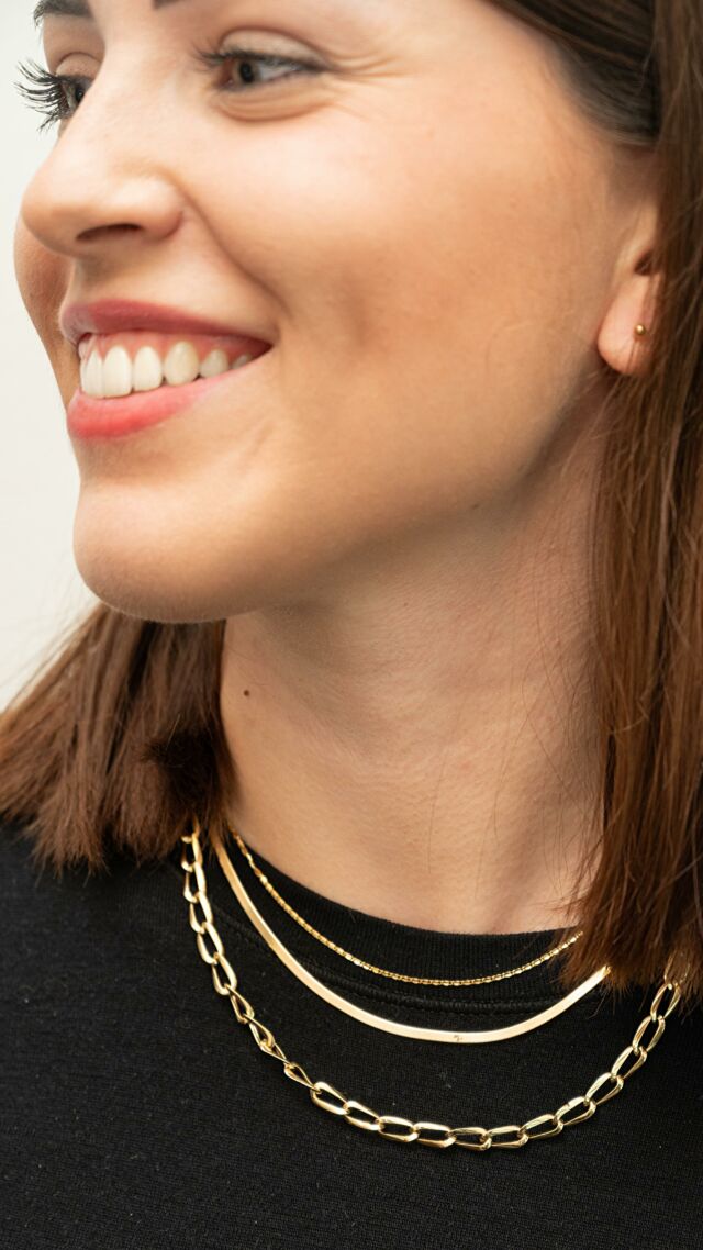 Collier in oro giallo: brillanti, avvolgenti, un must have per quest’estate! 🌞

💫 Vieni a provarli e scegli i tuoi preferiti!

➡️ Ti aspettiamo in negozio a Milano, in Piazza Miani 3.

#biffigioielli #collaneinoro #cateneoro #latuagioielleriadifiducia #quiteluxury #italianjewelry #gold