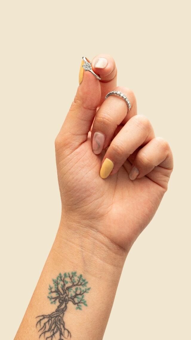 Sì, lo voglio! 💍🥰

Selezioniamo e certifichiamo accuratamente ogni diamante per te, perché Biffigioielli sia sempre una garanzia.
✨️💎

Scegli il tuo preferito in negozio a Milano o su biffigioielli.com

#diamante #solitario #altagioielleria #italianjewelry #anellidonna #latuagioielleriadifiducia